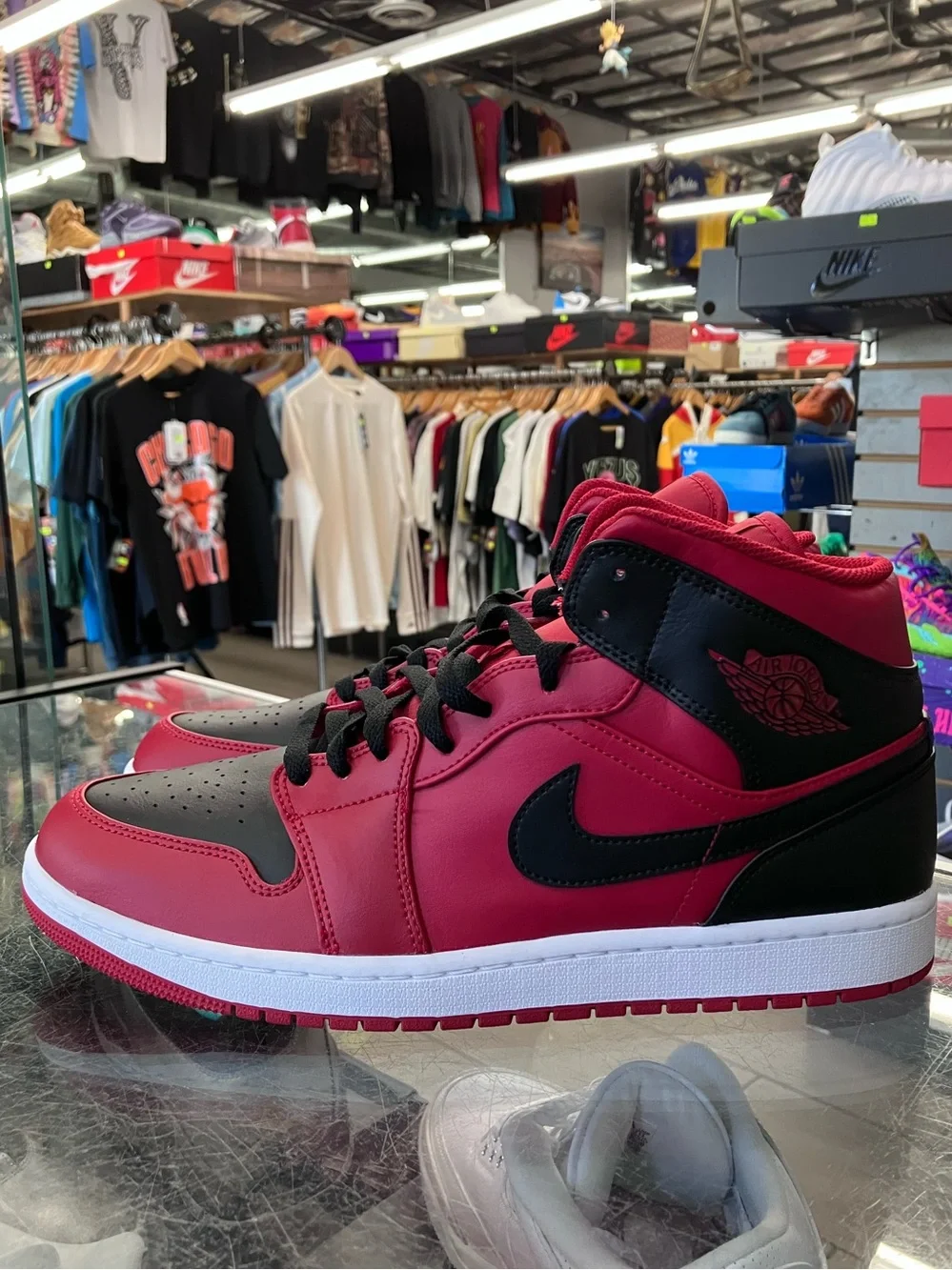 Air Jordan 1 Mid Reverse Bred Size 11.5